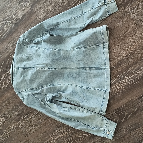 NWOT Venus Jean blazer with removable faux leather hood - Picture 8 of 9